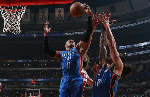 开云官方平台-巴西男篮鏖战公牛，莫里斯一己之力扛起全队